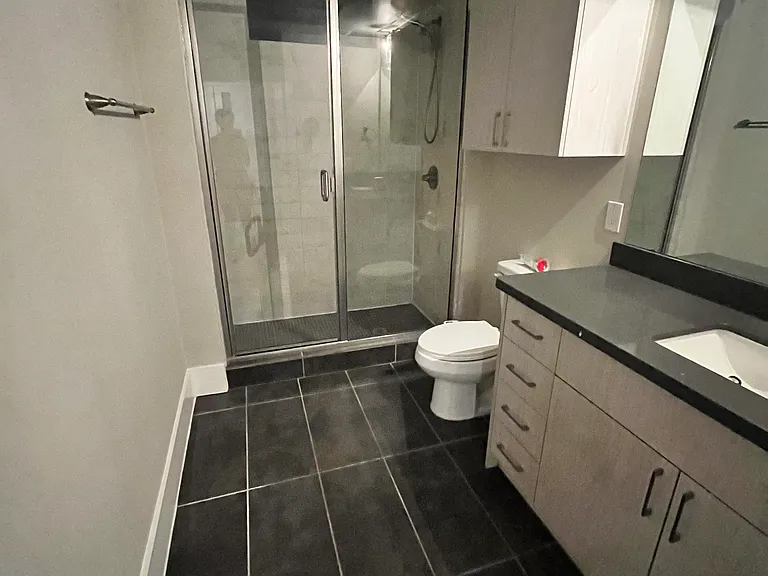 2401 Crawford St #B — Photo 8