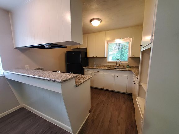 3rd image of 2822 7th Ave N
