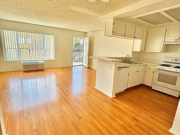 5229 Riverton Ave #10, North Hollywood, CA 91601