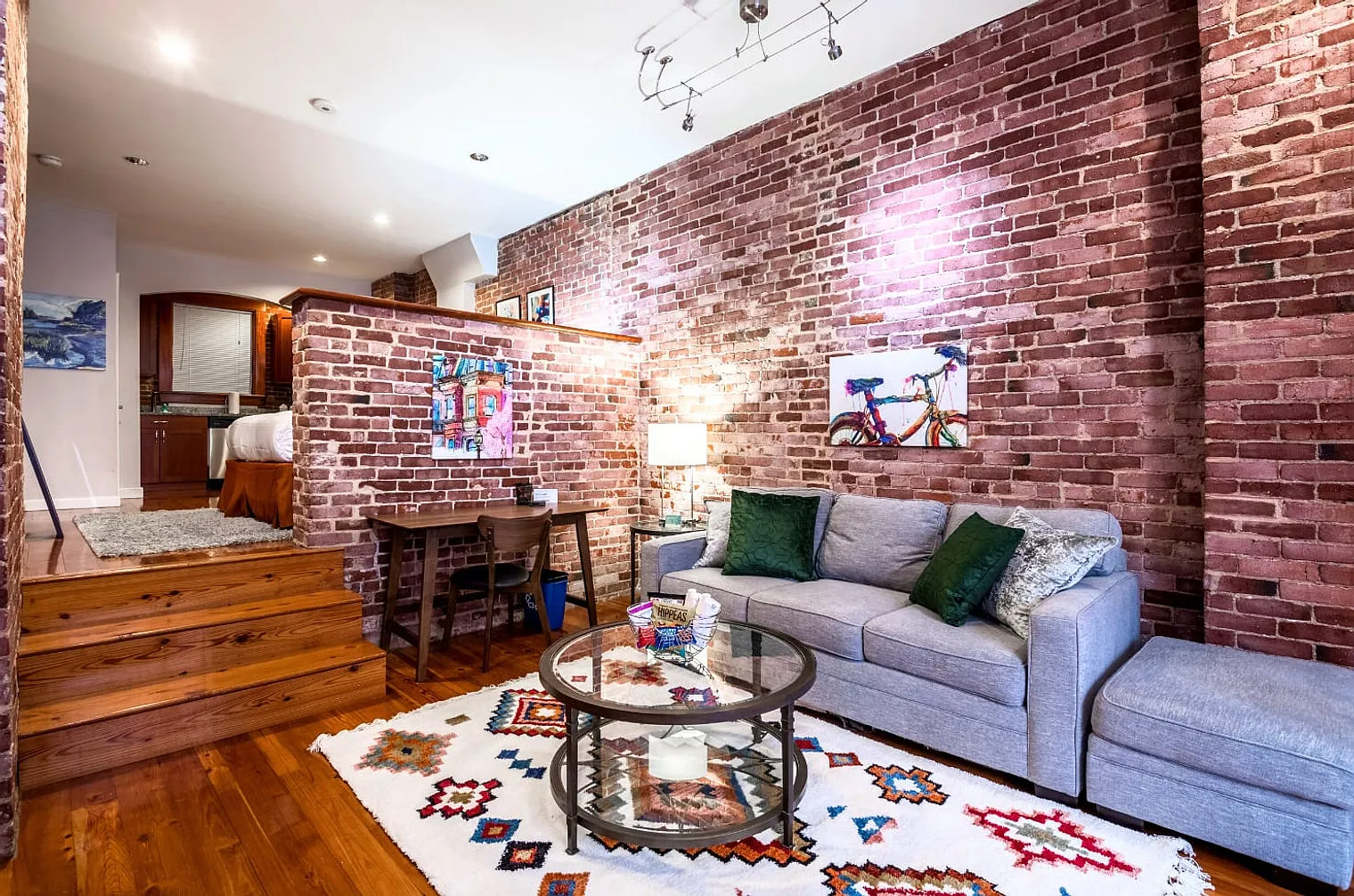 1 bed, 1.0 bath, 645 sqft, $7,236 — Photo 1
