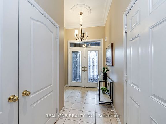 4th image of 1407 Craigleith Rd