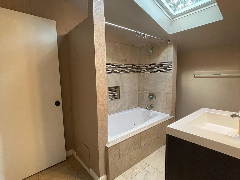 2022 W Pikes Peak Ave — Photo 15