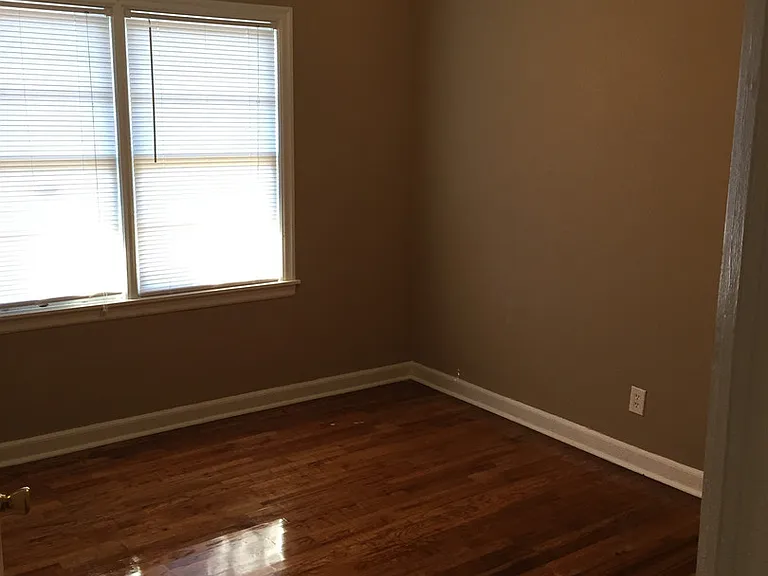 3122 Baldwin St — Photo 1