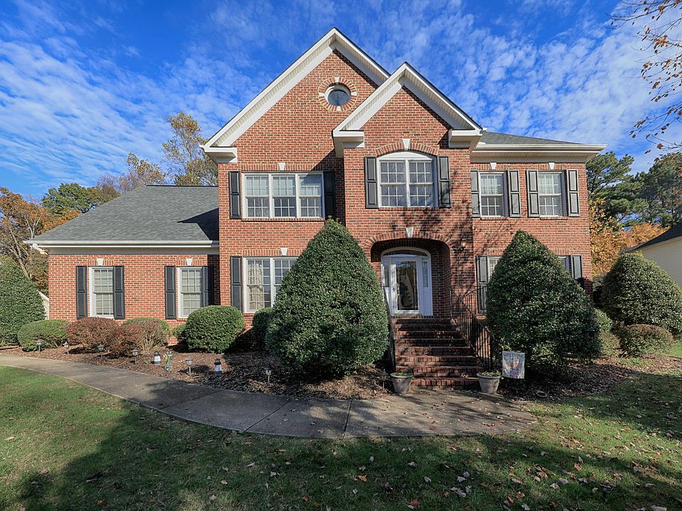1st image of 144 Fernbrook Dr