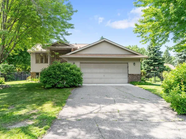 8358 McKnight Ct, Victoria, MN 55386