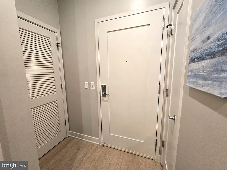 1320 Fenwick Ln #6 — Photo 20