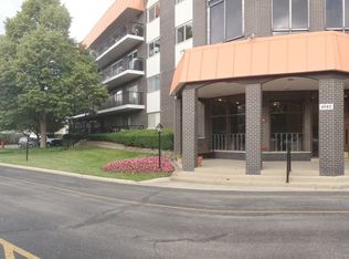 4940 Foster St APT 104, Skokie, IL 60077