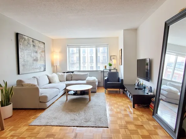 225 8th Avenue image 1 of 10