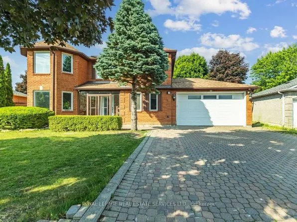 18 Tremont Ct, Brampton, ON L6Z 4C8