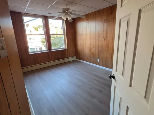 1405 43rd Street image 8 of 11