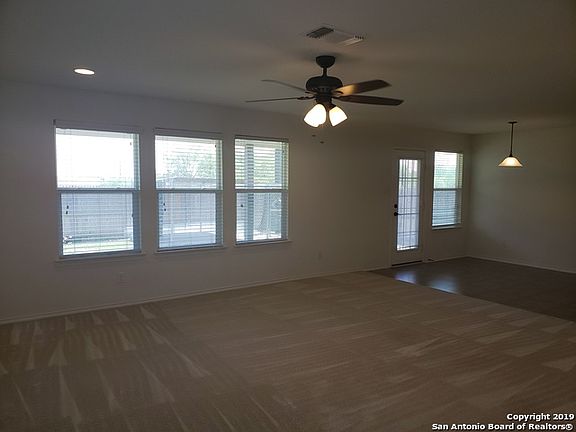 4th image of 246 Pleasanton Cir