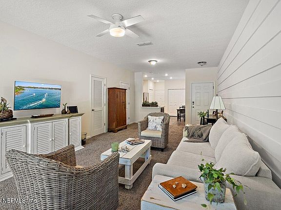 3rd image of 34 SCOTCH PEBBLE Drive