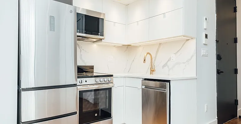 Rented by Bedford Brownstone Realty | media 20