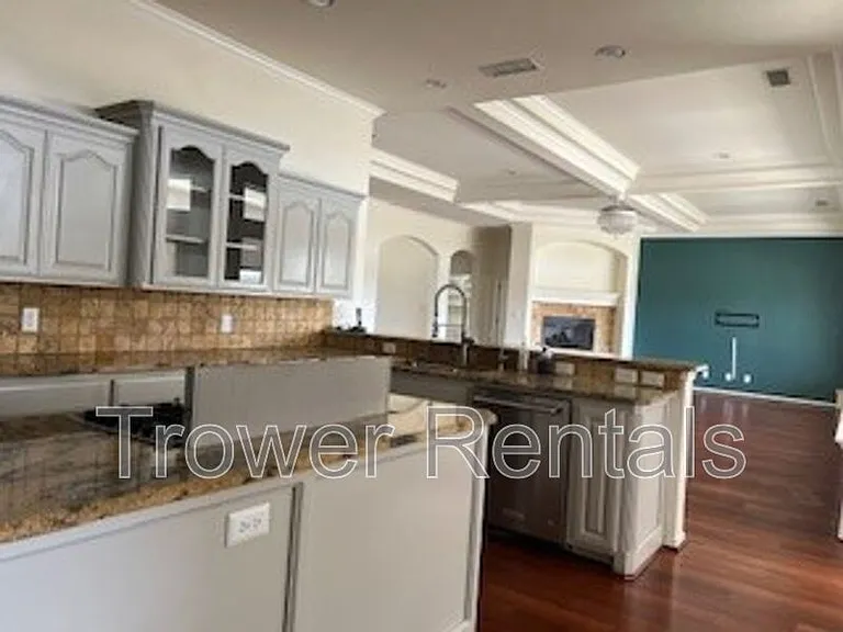 8104 San Antonio St — Photo 27