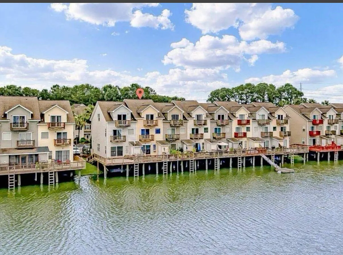 Lake Palmetto Ln, North Charleston — Photo 2
