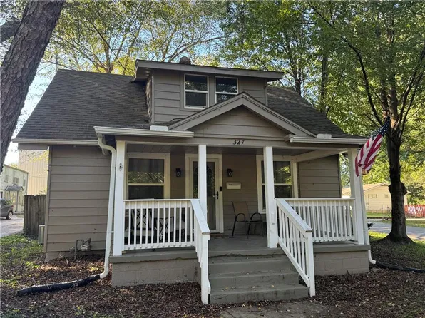 327 W Southside Blvd, Independence, MO 64055