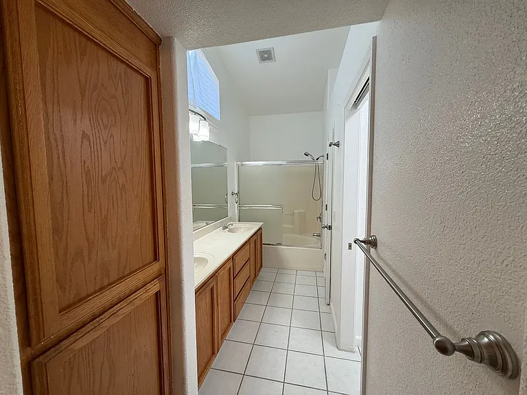 1501 Shiprock Ct — Photo 26