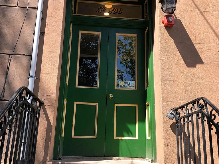 290 4th St #3 — Photo 3