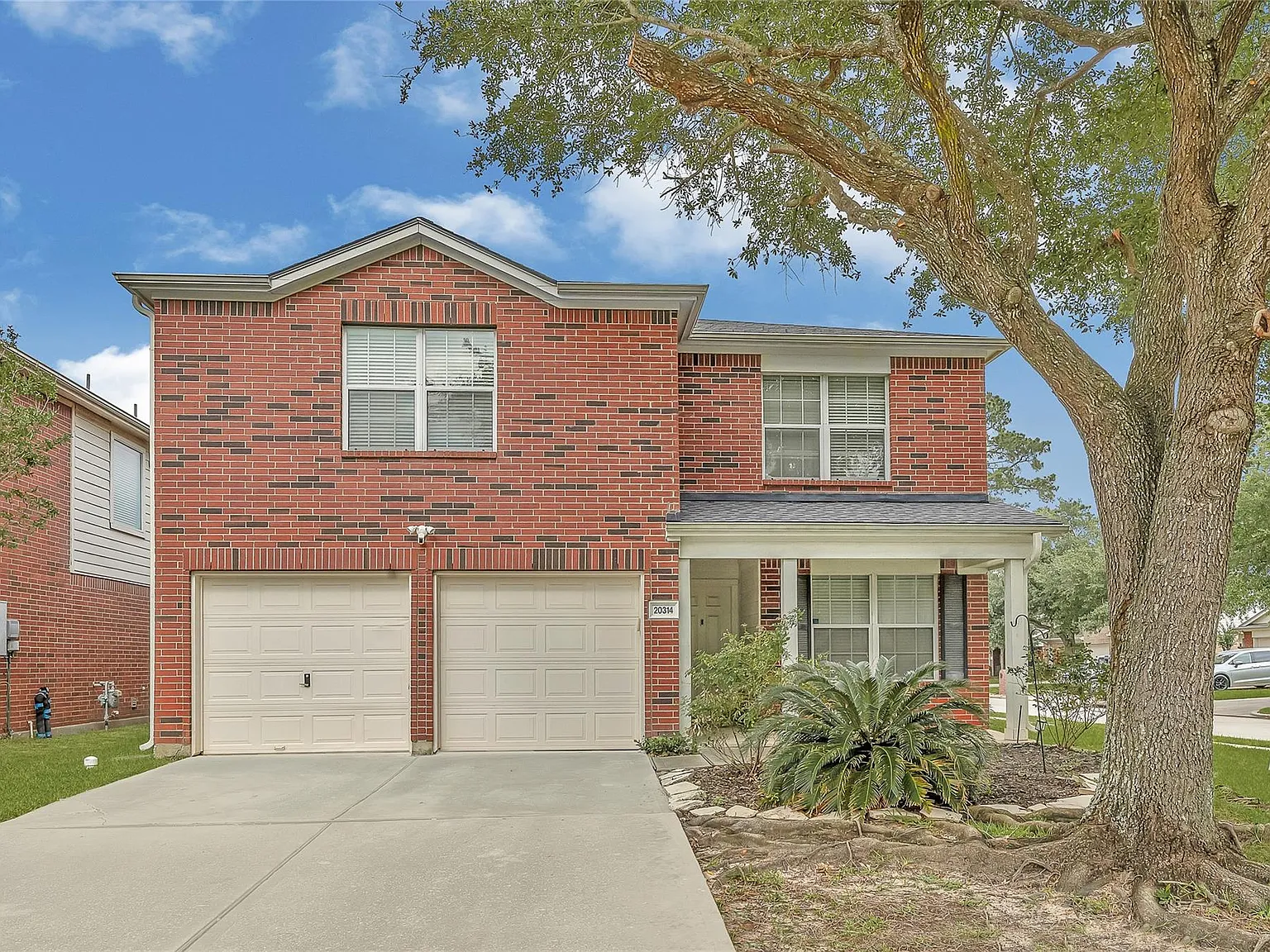 4 bed, 2.5 bath, 2240 sqft, $2,700 — Photo 2