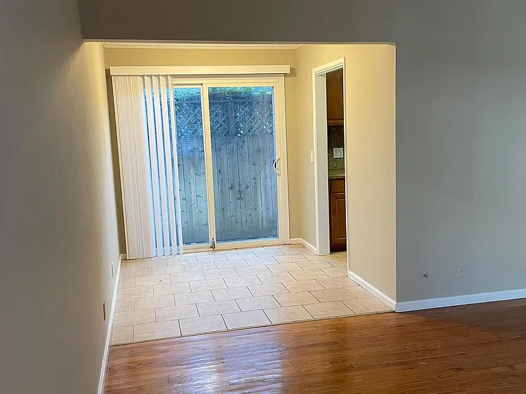 723 Menlo Ave #3 — Photo 3