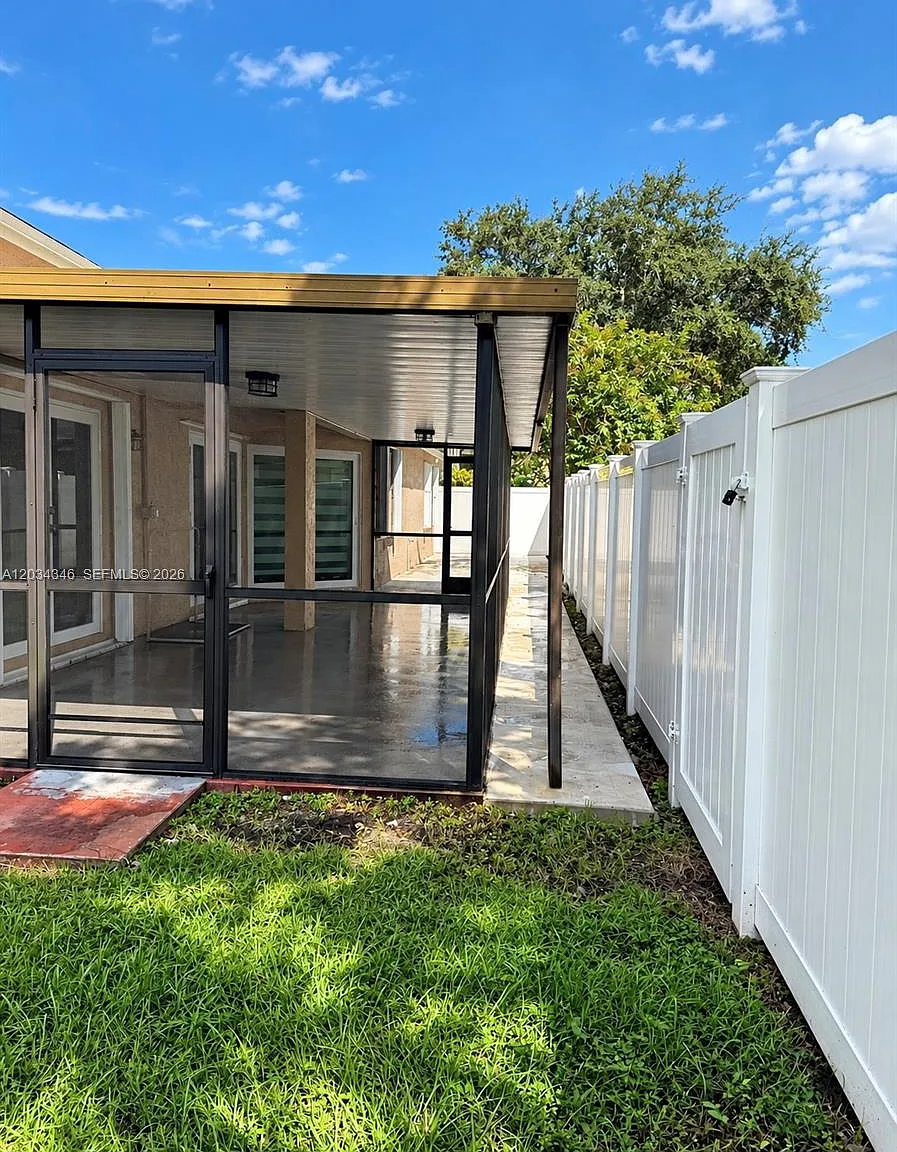 Pembroke Lakes Sec Eight — Photo 2