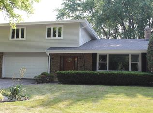 1625 Sunnyside Cir, Northbrook, IL 60062