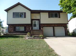 1855 Wright Ln, Hanover Park, IL 60133
