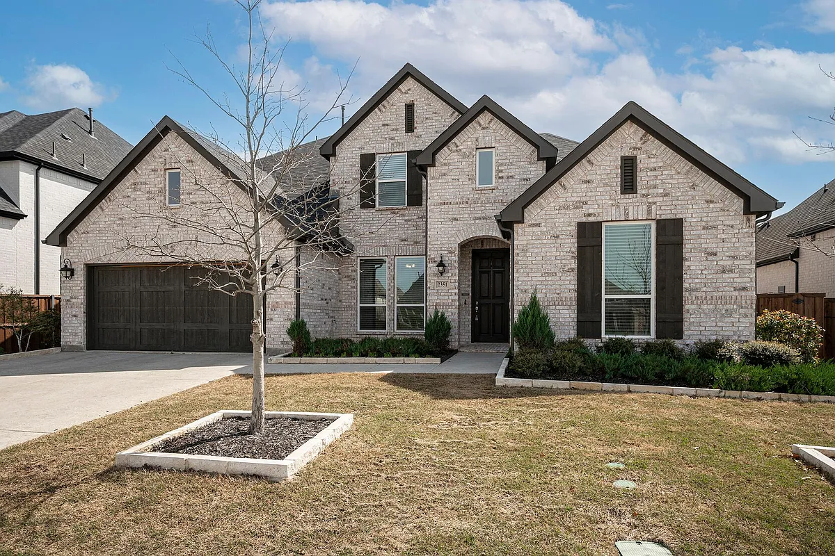Photo 1 of 28 - 2351 Waterford Way - Prosper, TX Primary Photo - 2351 Waterford Way