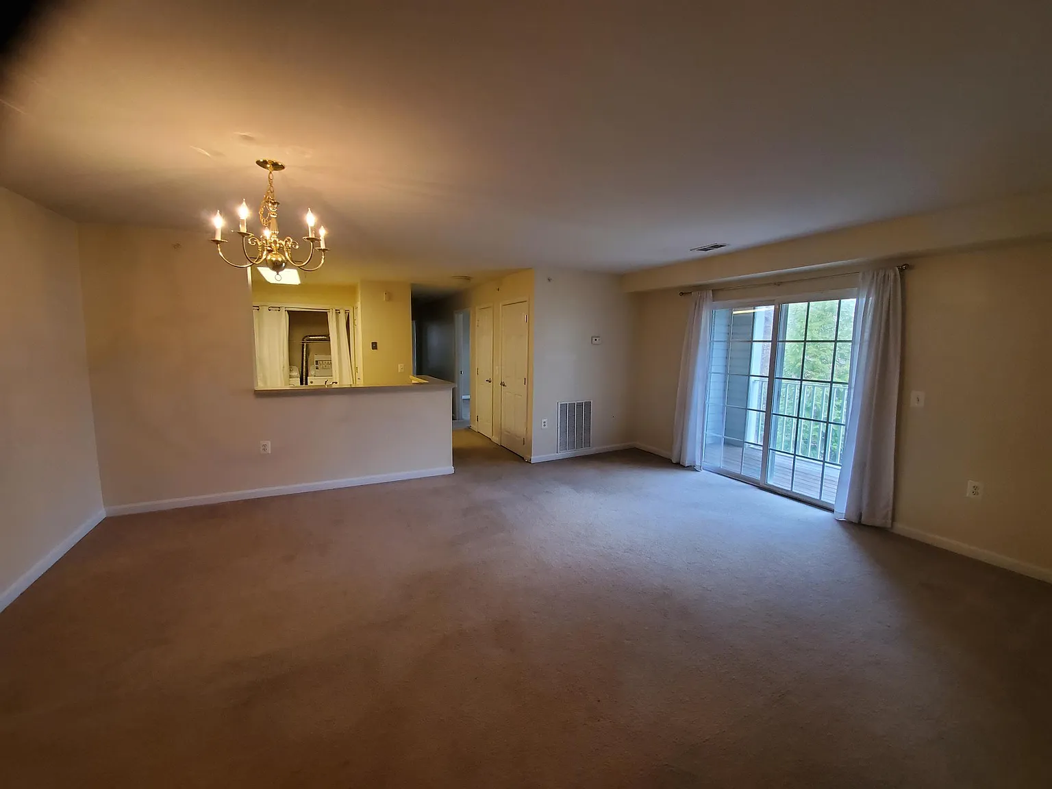 2 bed, 1350 sqft, $1,850 — Photo 2