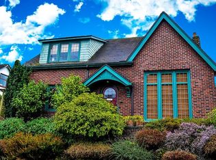 2403 E Roanoke St, Seattle, WA 98112