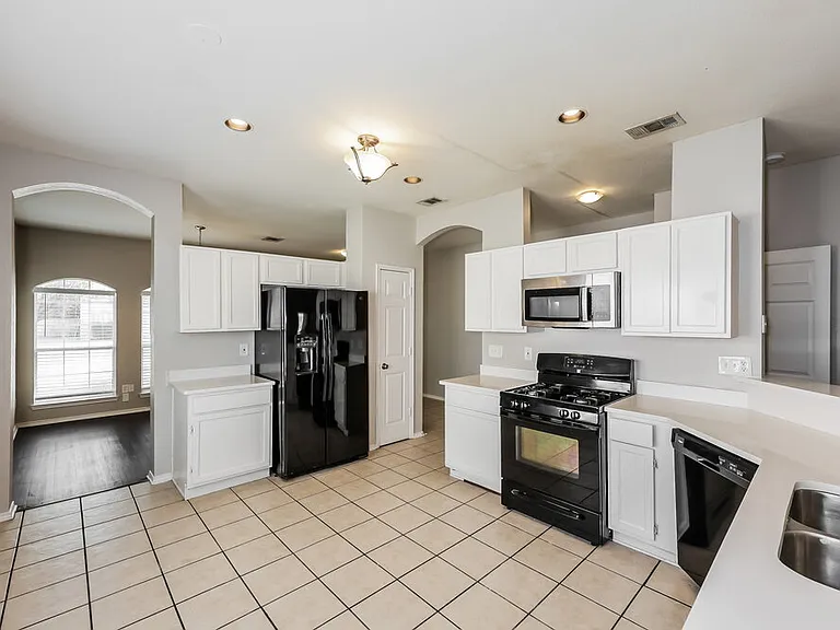 2808 Earle Dr — Photo 8