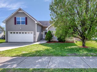 1174 Snoopy Dr, Clarksville, TN