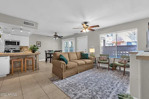 14247 N Boxwood Ln Photo 1