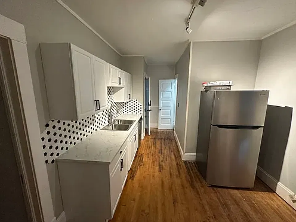 2483 Thurman Ave #3