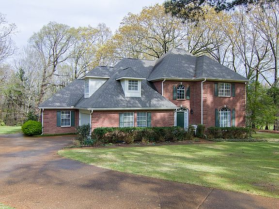 3rd image of 613 Royal Oaks Dr