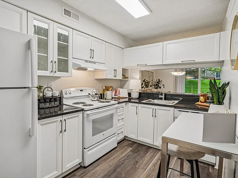 Citation Club Apartments — Photo 1
