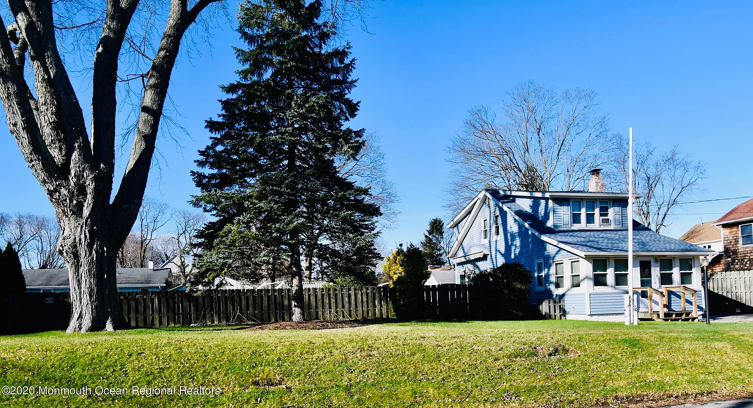 1403 Bay Plz photo 1
