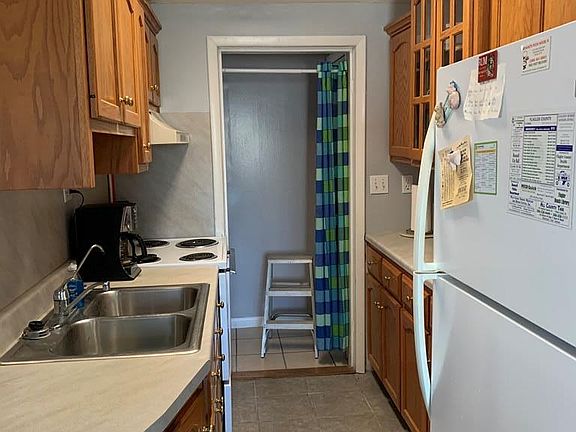 2nd image of 209 S 21st St