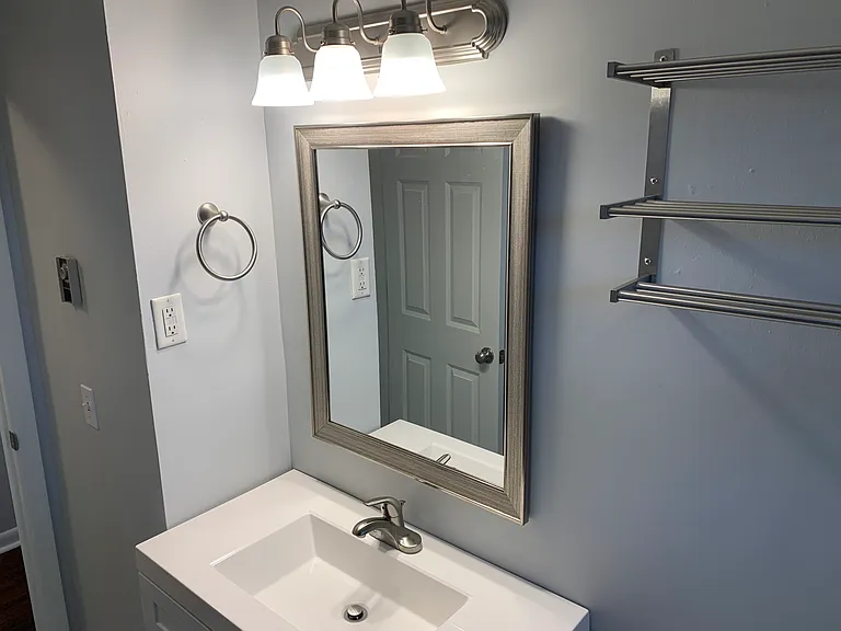 141 Laurel Ct — Photo 9