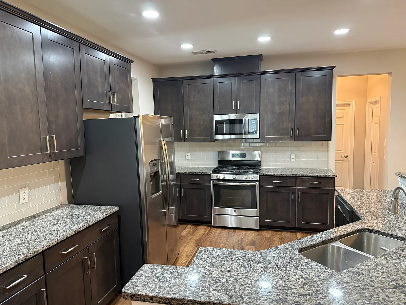 4 bed, 3417 sqft, $3,400 — Photo 4