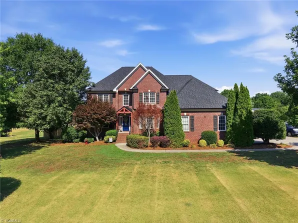 2107 Northbay Dr, Browns Summit, NC 27214