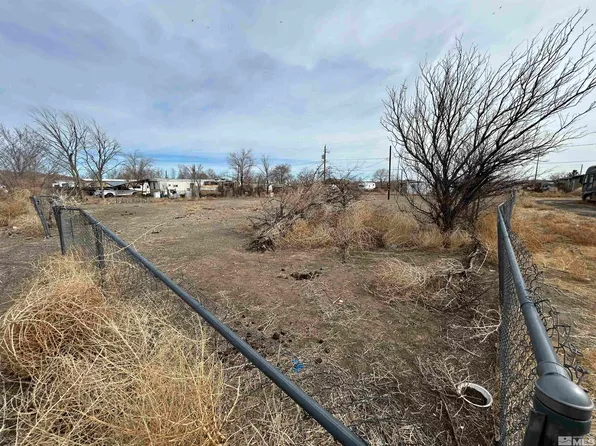 2950 Truckee St, Silver Springs, NV 89429