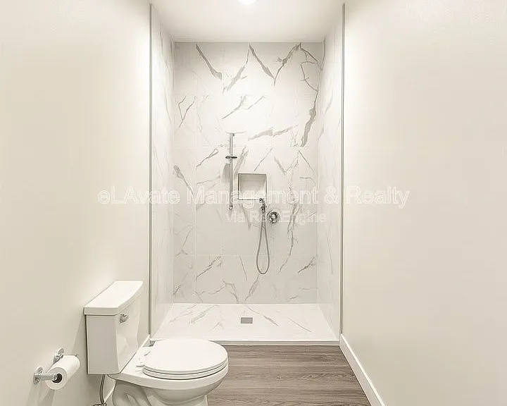 11201 S Main St #101 — Photo 8