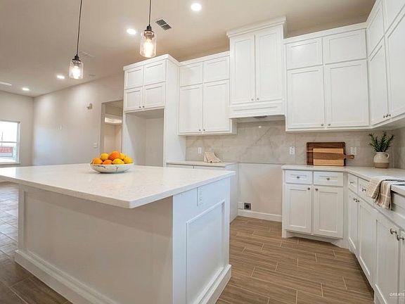 5th image of 337 Barcelona St