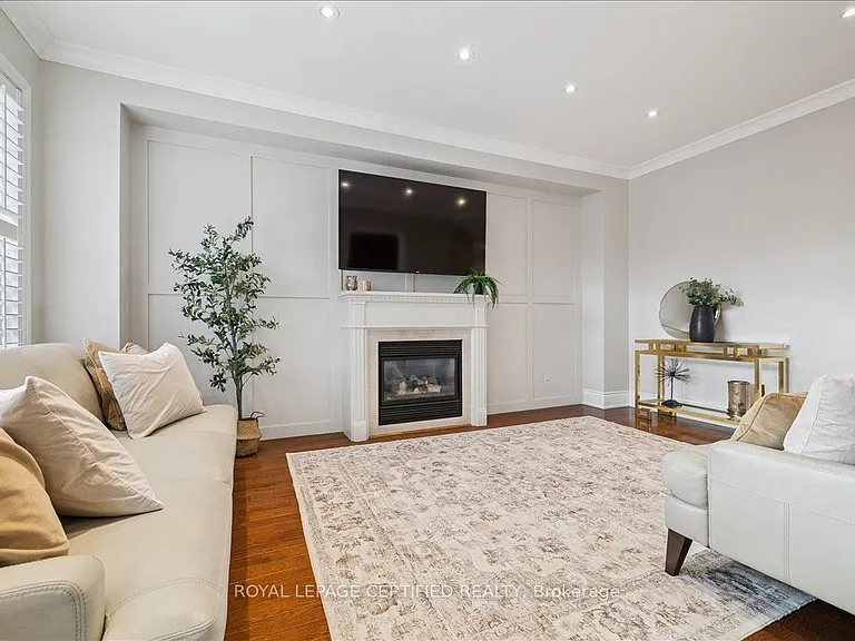 2523 Highmount Cres — Photo 19