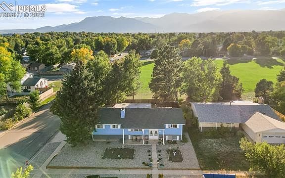 5th image of 1302 Martin Dr