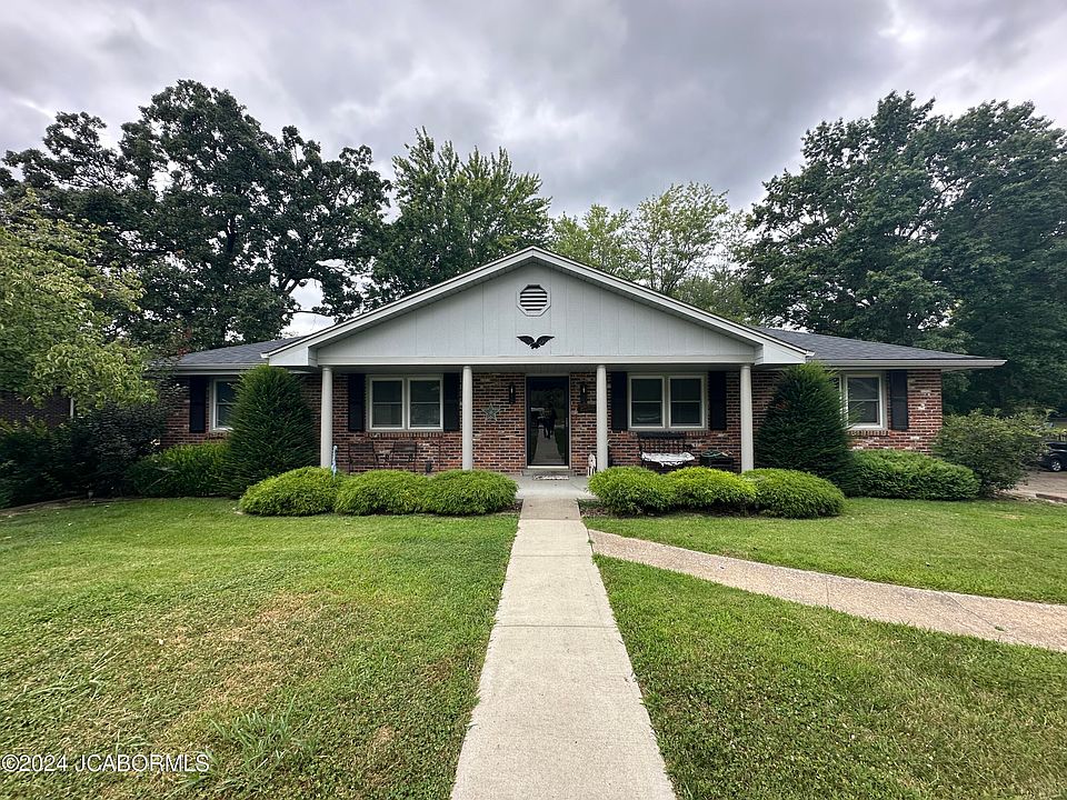 1st image of 4012 Greenbrier Dr