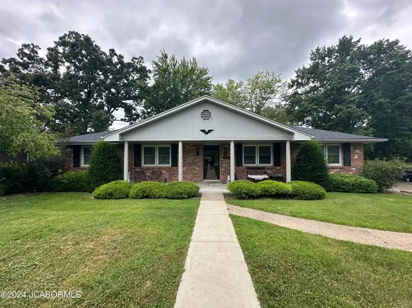 4012 Greenbrier Dr, Jefferson City, MO 65109