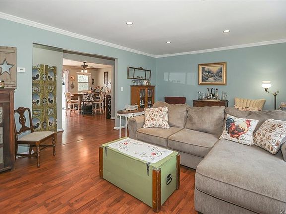 5th image of 9 Somerset Dr APT 11G