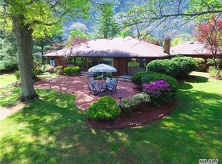 305 Foxhunt Cres, Syosset, NY 11791